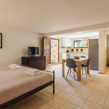 Mani's Aura Seaside-enchanting Stone Gem Kotronion (West Mani)