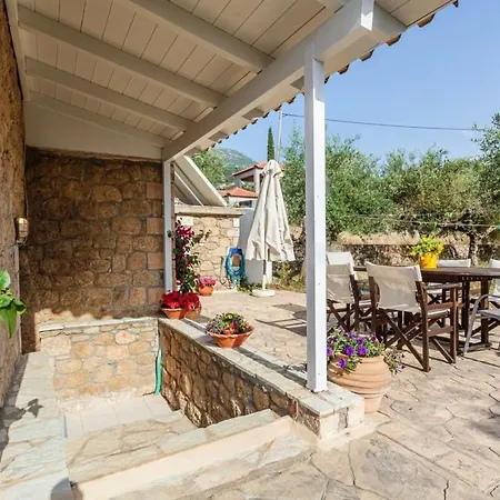 Mani's Aura Seaside-enchanting Stone Gem Vakantiehuis Kotronion (West Mani)