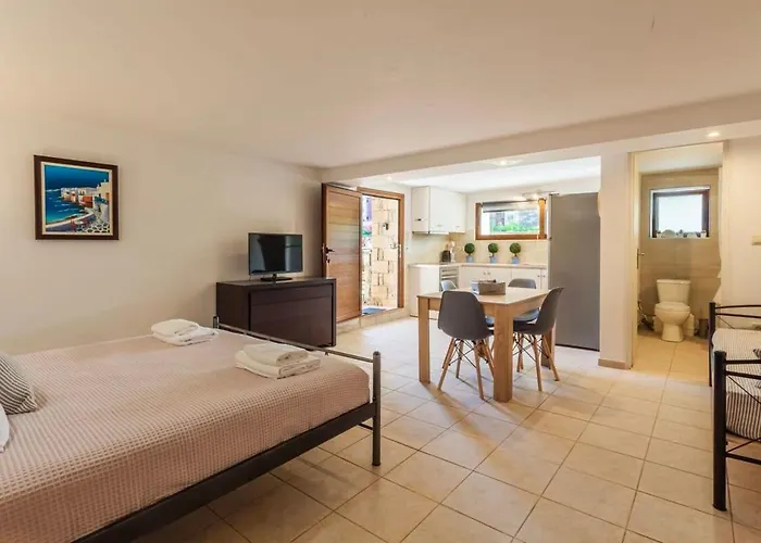 Mani's Aura Seaside-enchanting Stone Gem Kotronion (West Mani)