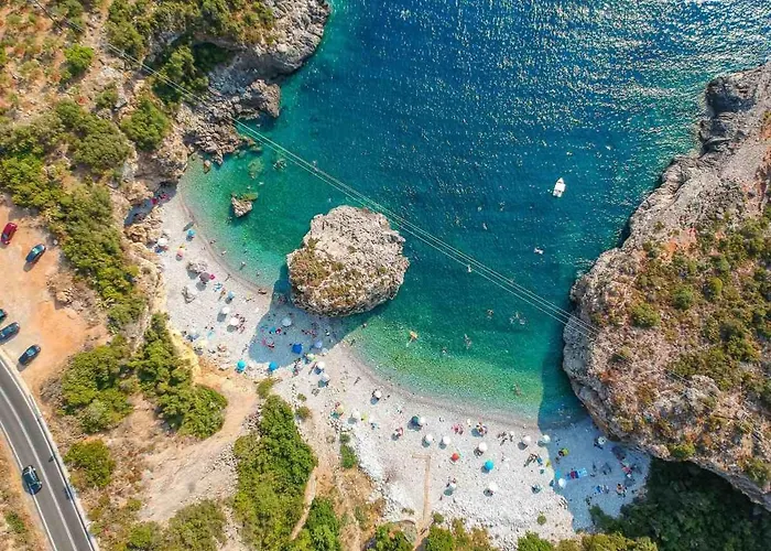 Vakantiehuis Mani's Aura Seaside-enchanting Stone Gem